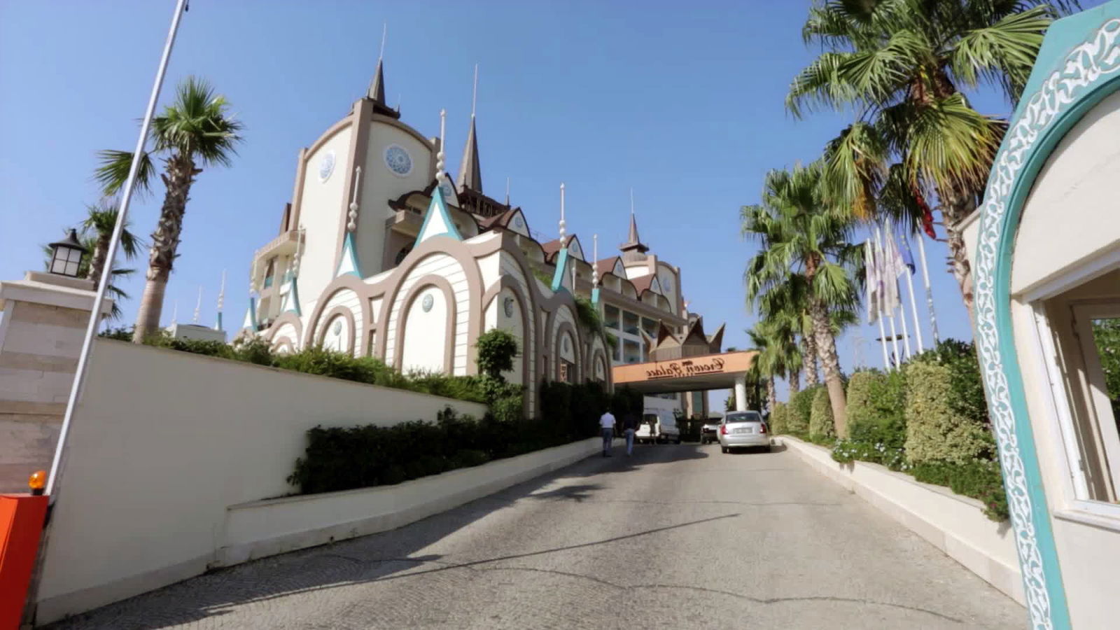 Hotel Side Crown Palace