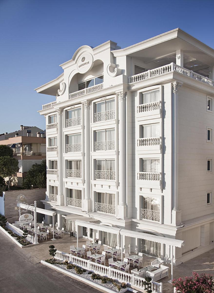 Hotel La Boutique Hotel & Suites