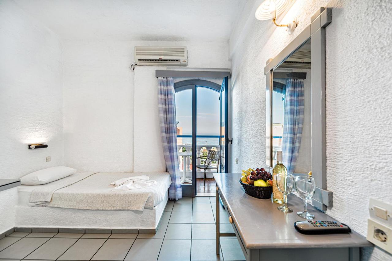 dal travel Iro Hotel