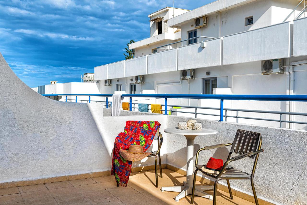 dal travel Iro Hotel