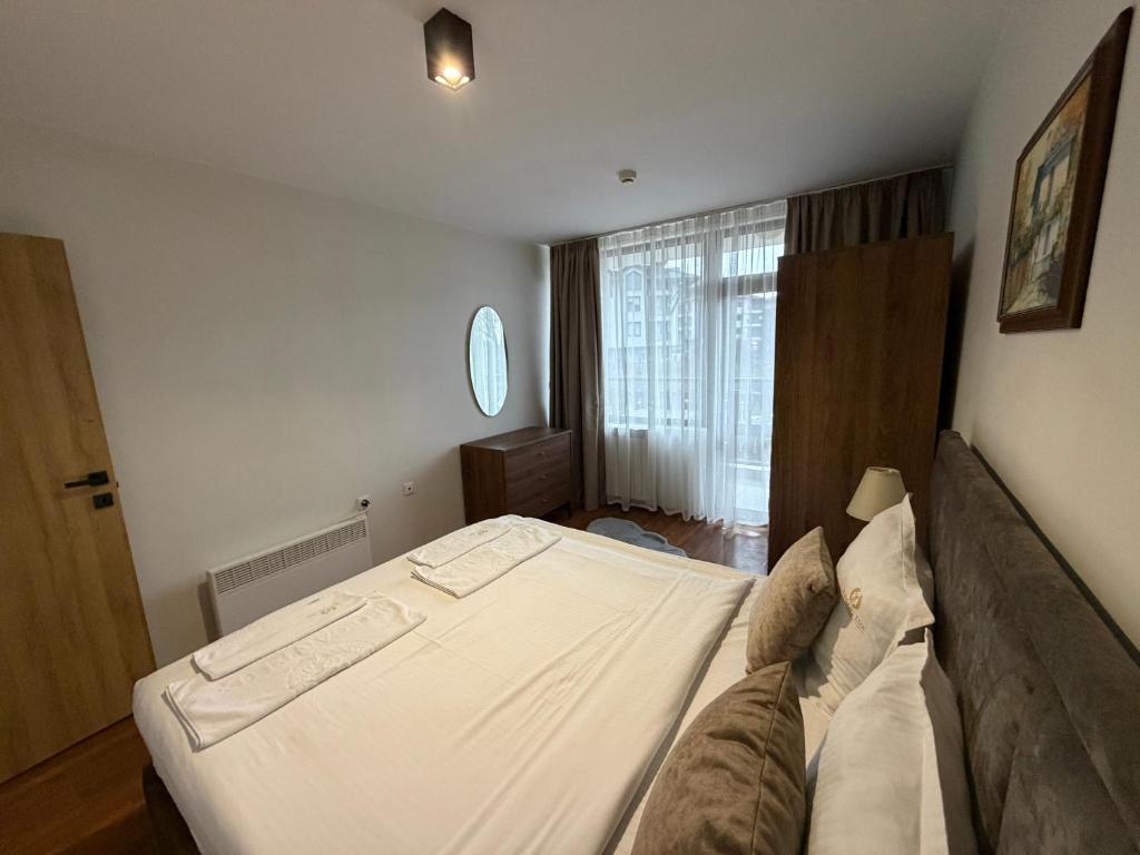 Elegant Lux Hotel