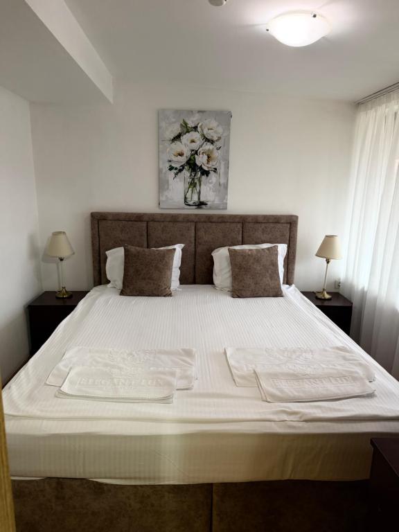 Elegant Lux Hotel