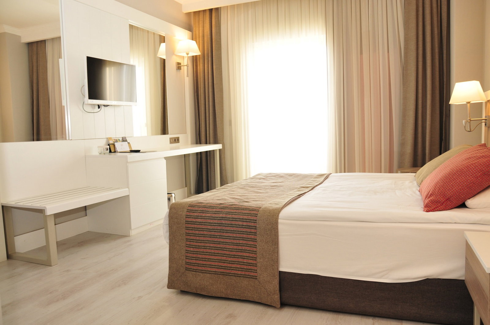 Port River Hotel&Spa