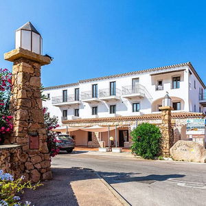 Hotel Hotel Il Faro Di Molara cazare Loiri Porto San Paolo