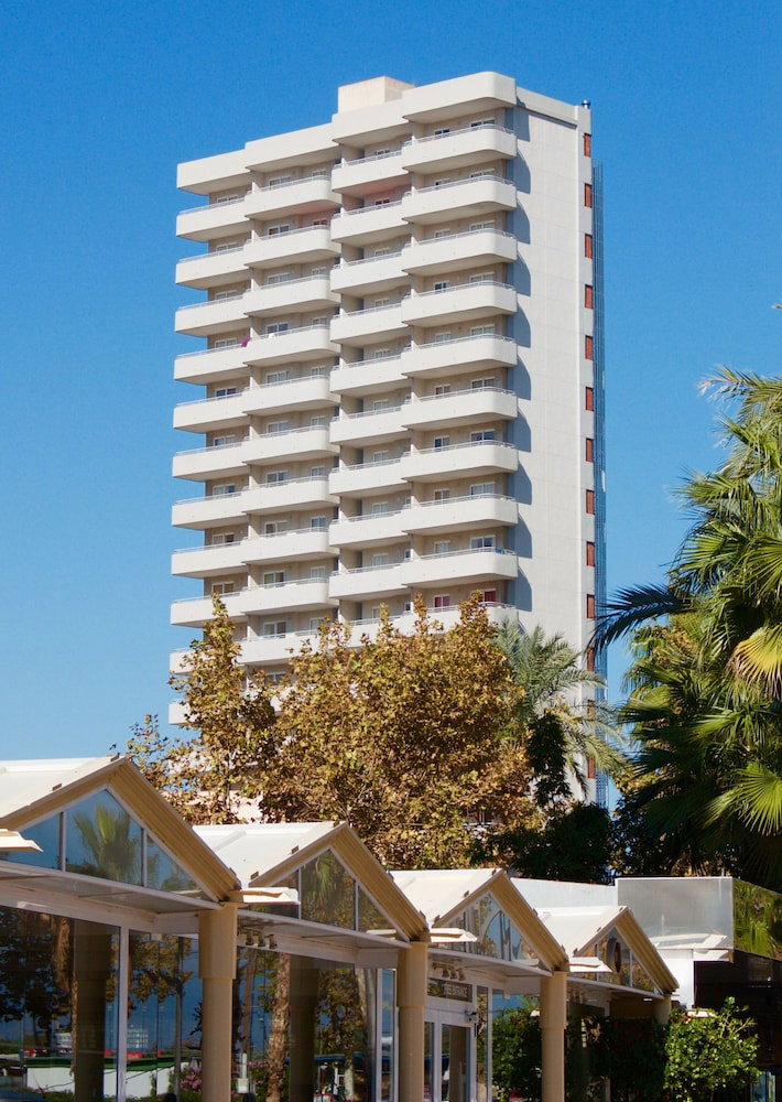 Primavera Loix Apartments