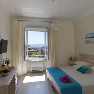 Hotel Brezza Marina Luxury Rooms cazare Cagliari