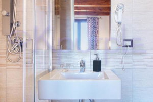 Hotel Le Api cazare Cagliari