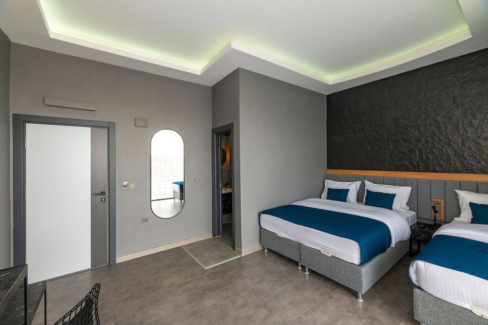 Melanj Airport Hotel (38 Km From Istanbul)