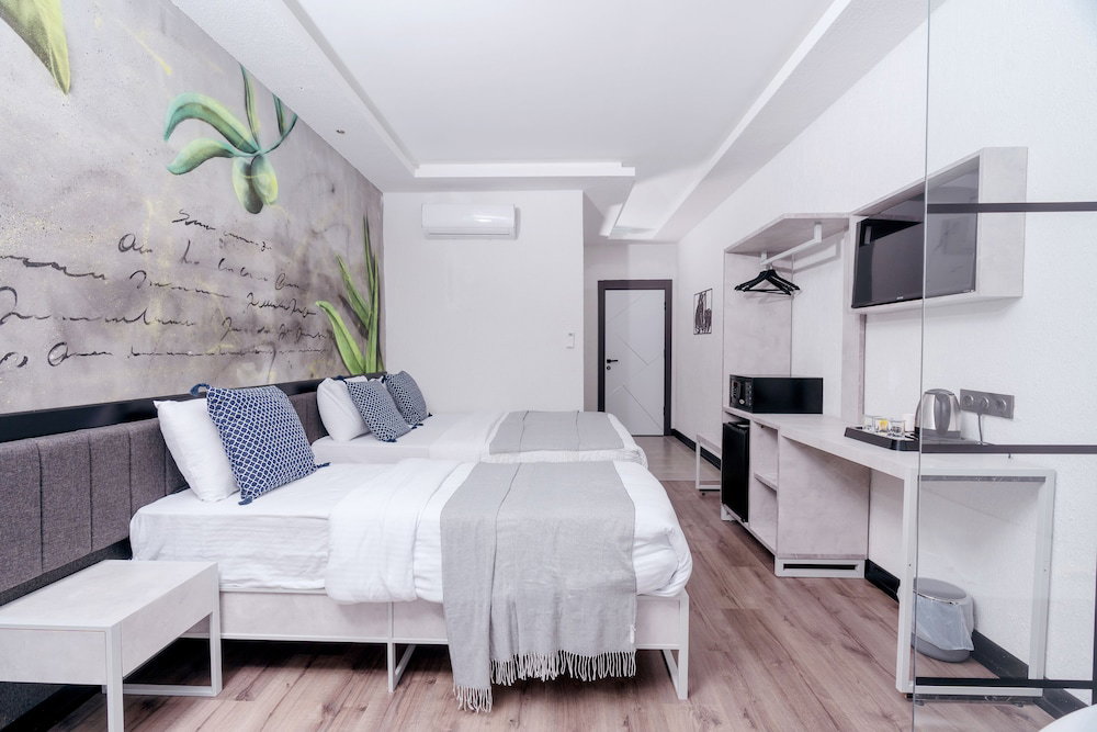 Melanj Airport Hotel (38 Km From Istanbul)