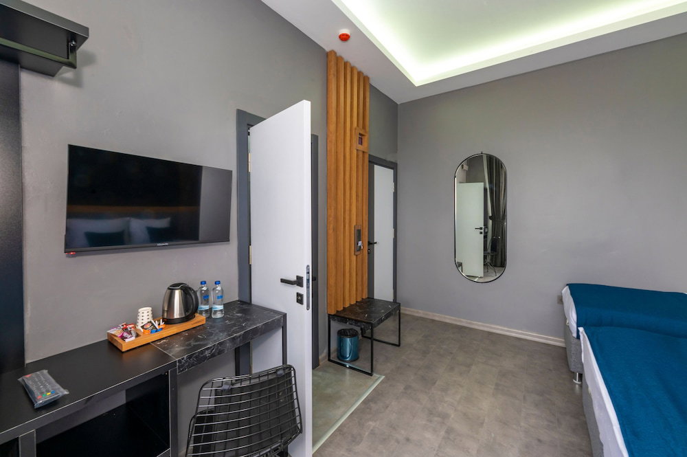 Melanj Airport Hotel (38 Km From Istanbul)