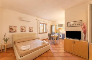 Hotel Relaxing Cristal Blu Studio Sleeps 4 No1492 cazare Santa Teresa Gallura