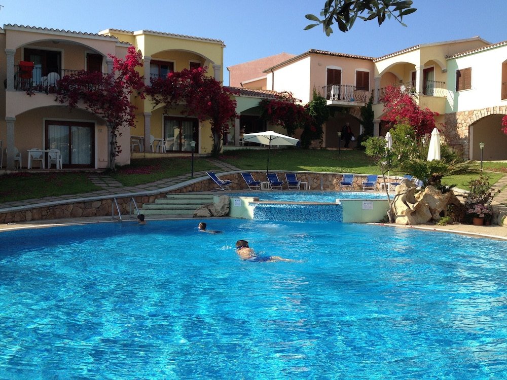 The Fantastic Residenza Badus 2-Bedroom Apartment Sleeps 6Child With Sea View