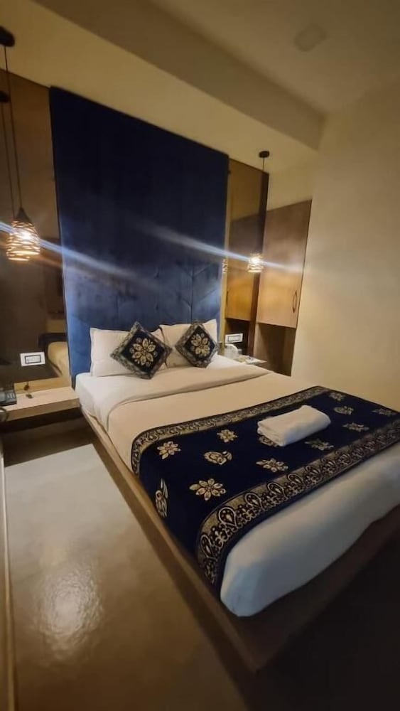 Hotel Beachfront Couple &Family Friendly