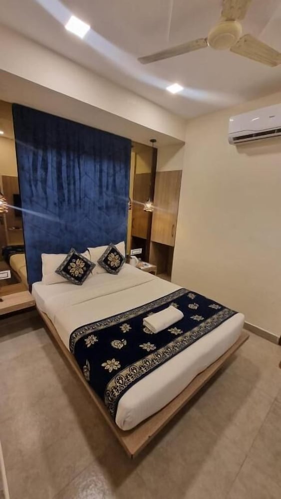 Hotel Beachfront Couple &Family Friendly