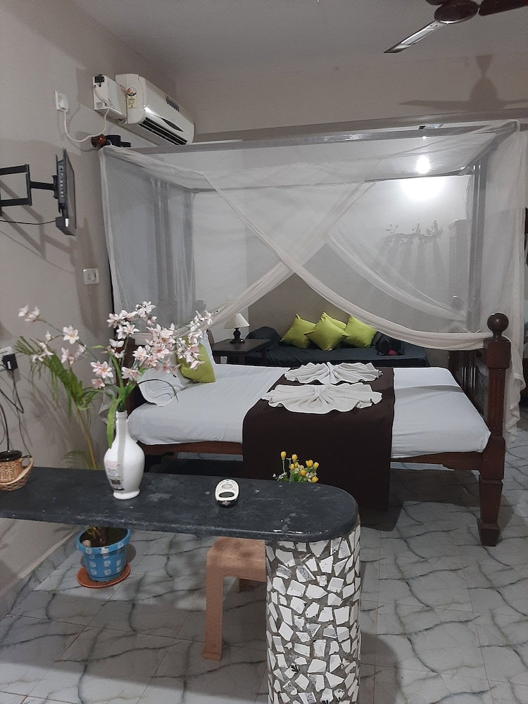 Casa Almeida Guest House