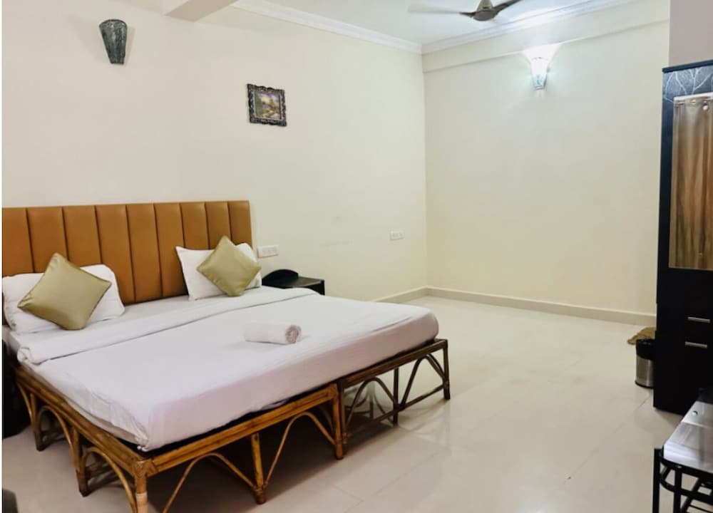 Candolim Aloft
