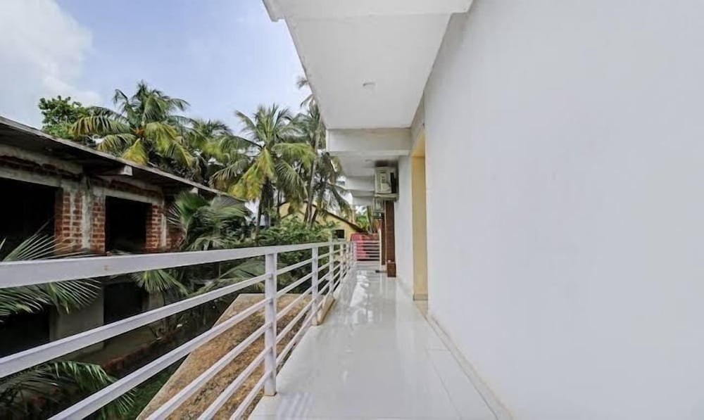 Morjim Pride Hotel With Swimming Pool Near Morjim Beach
