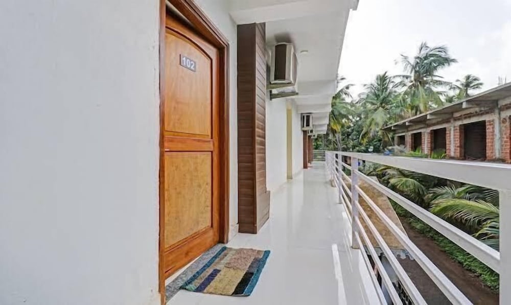 Morjim Pride Hotel With Swimming Pool Near Morjim Beach