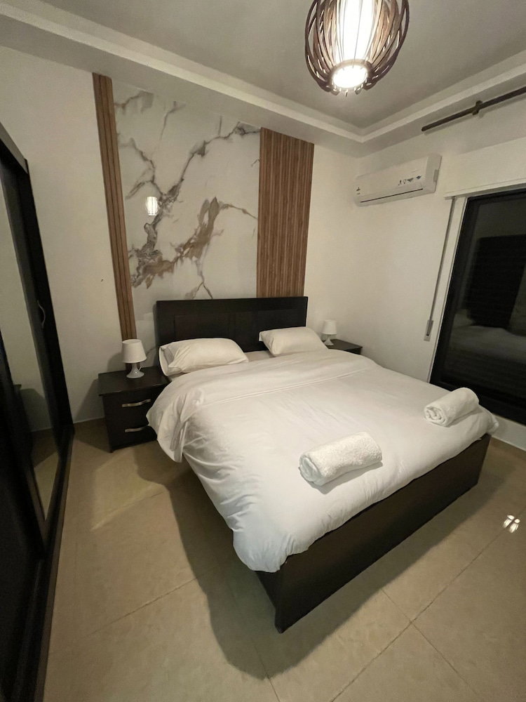 Hotel Charming Amman Apartment
