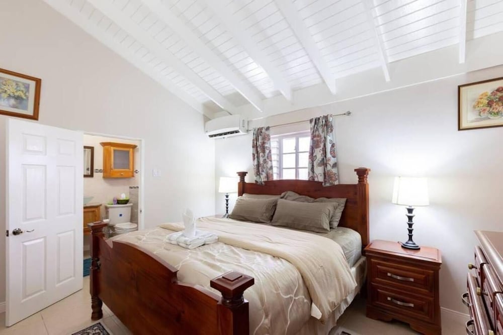 Hotel Loft - Sleeps 4 - Parking - Balcony
