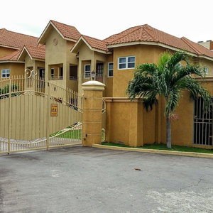 Hotel Modern London Decor Guest Apartments cazare New Kingston