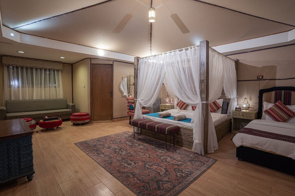 Hotel Rahayeb Desert Camp