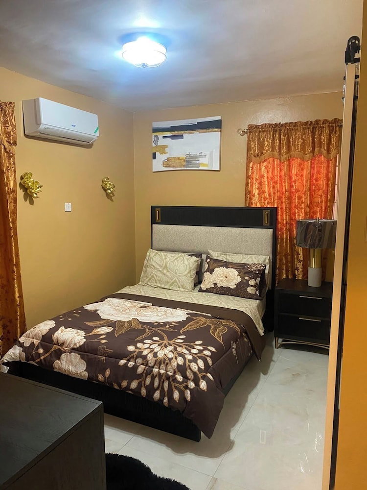Hotel Montego Bay Ironshore Luxury Gold Room
