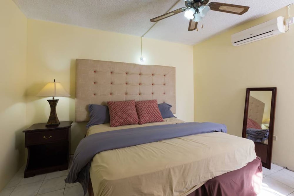 Hotel Kgn Most Centrally Located One Bdrm Ii