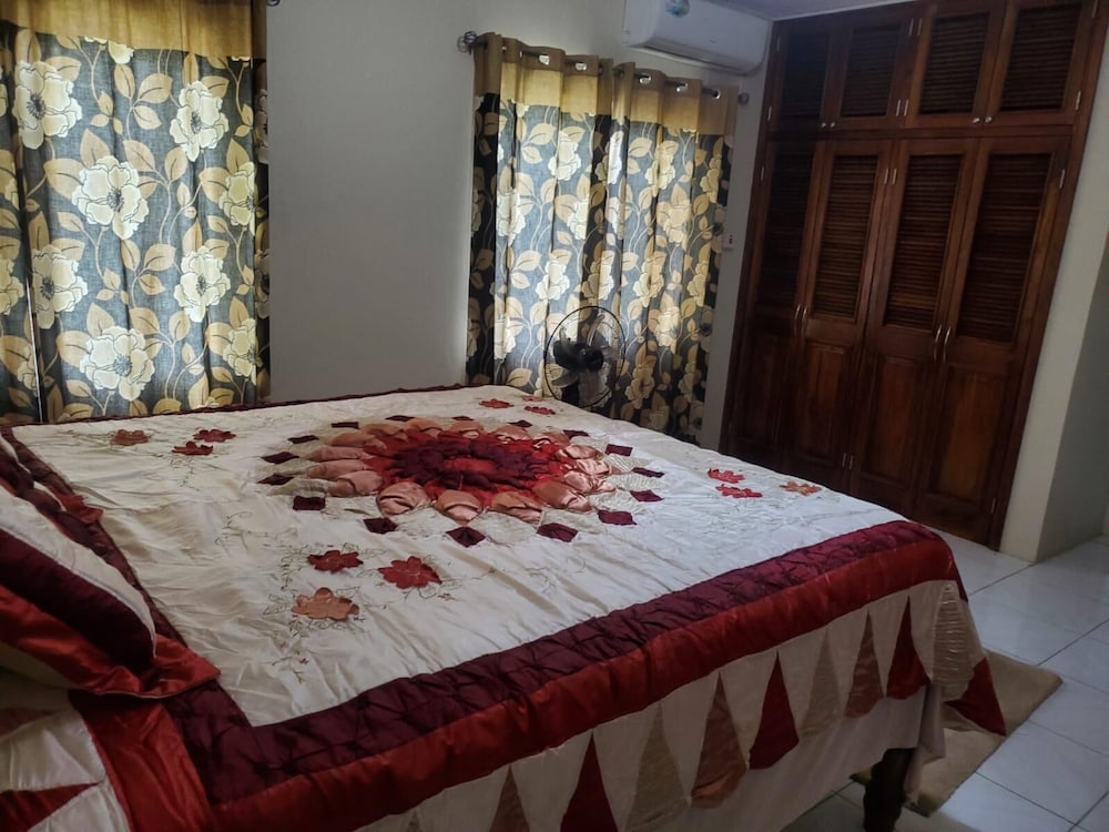 Sun Valley Retreat In Montego Bay