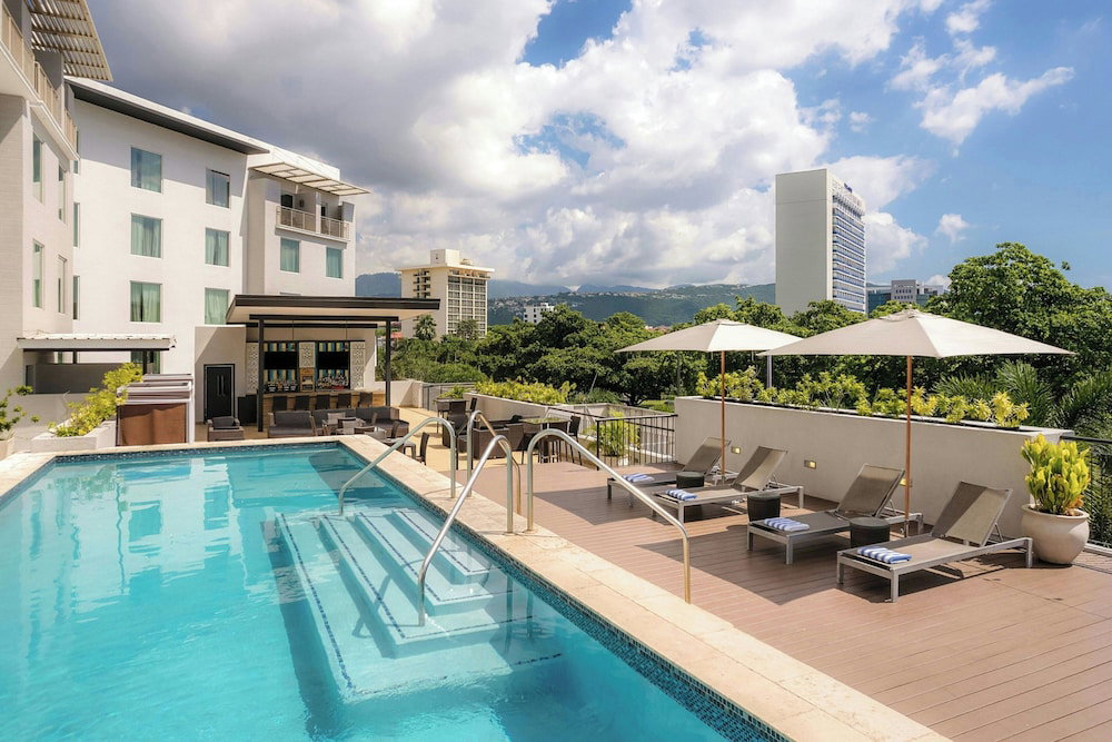 Hotel Courtyard By Marriott Kingston, Jamaica