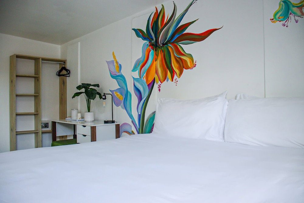 Hotel Pulse Rooms At Trafalgar