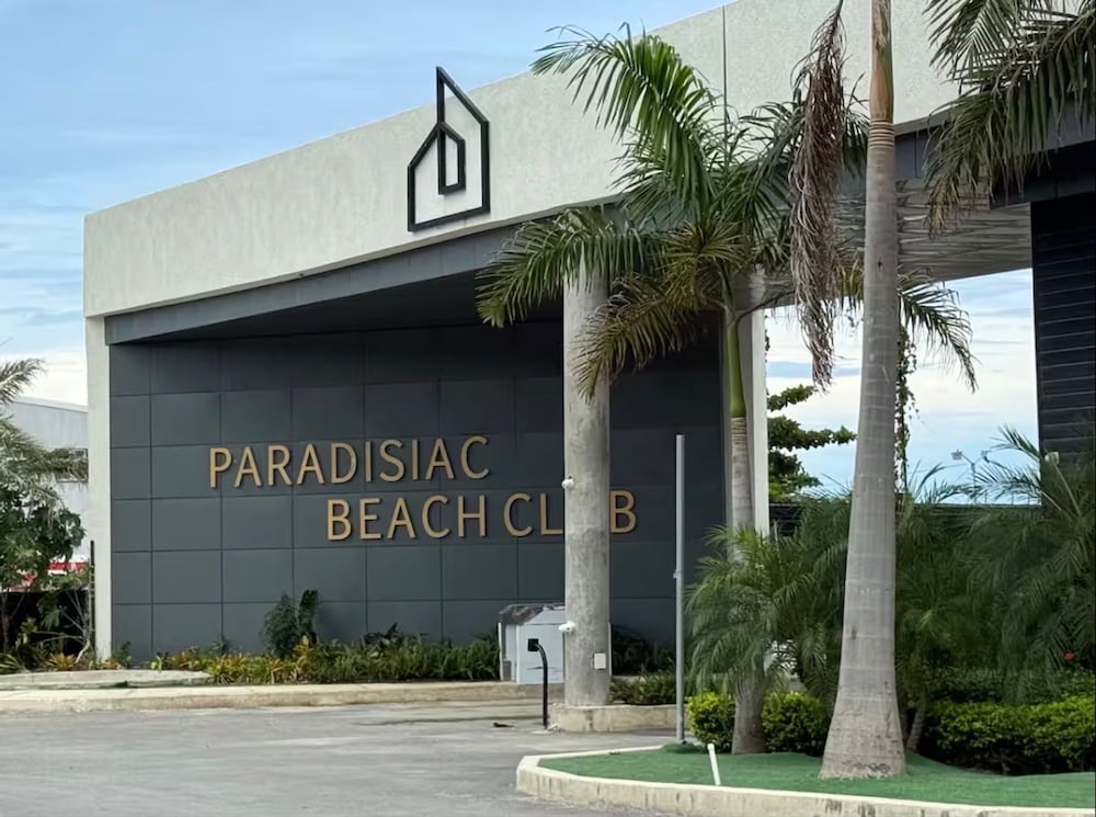 Hotel Aurelia- 1Br Luxury Beachfront Condo