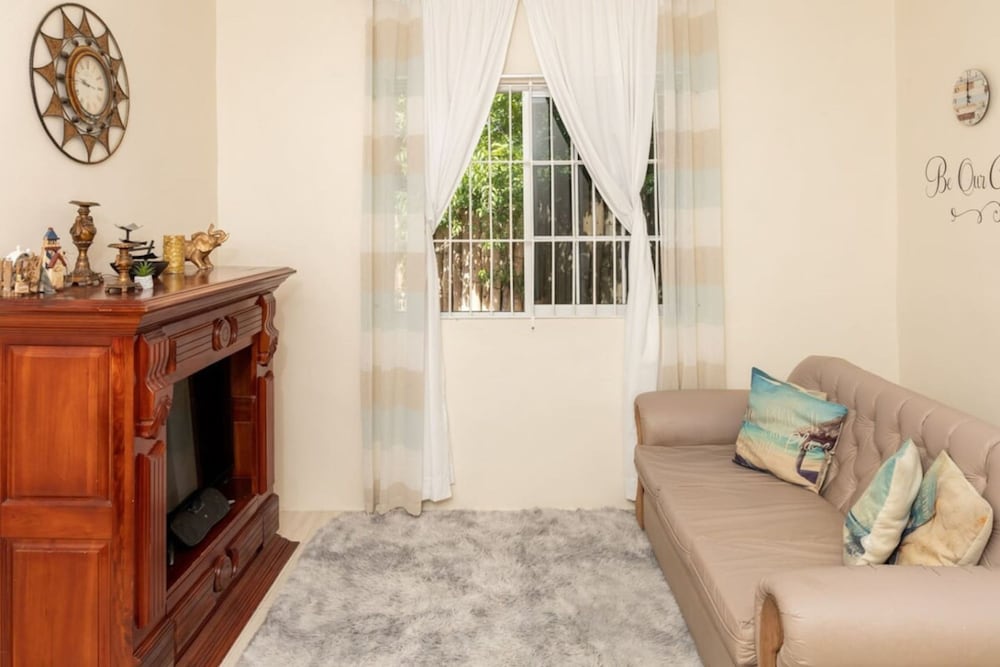 Hotel Adorable 1Br Cottage Walk To The Beach Priory