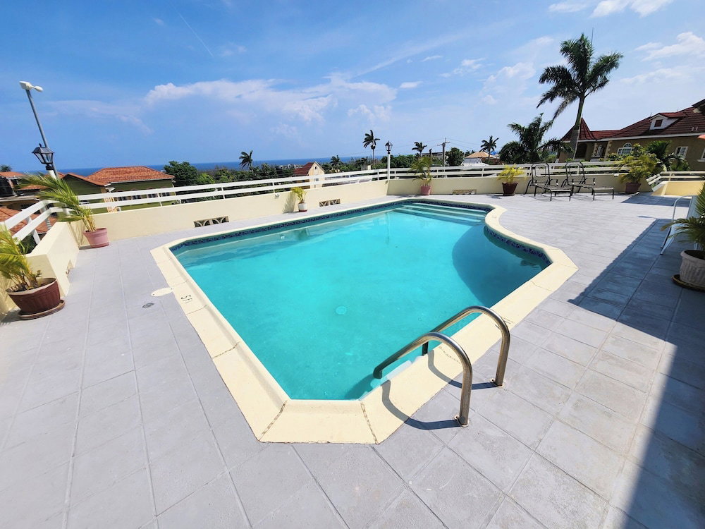 Hotel Comfy Villa With Ocean View