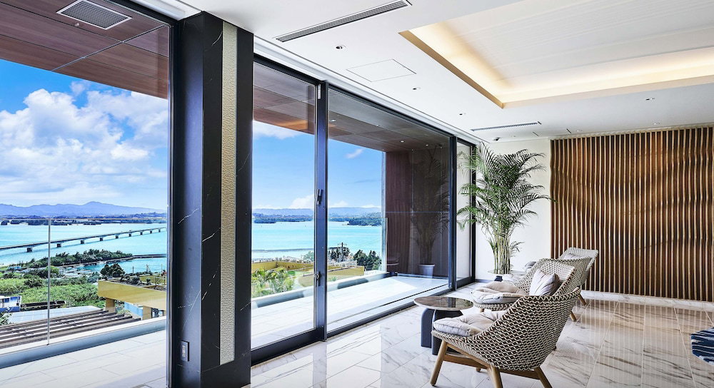 Baton Suite Okinawa Kouri Island