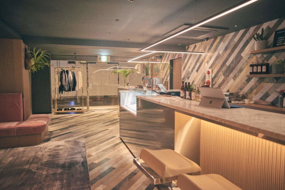Hotel She, Kyoto