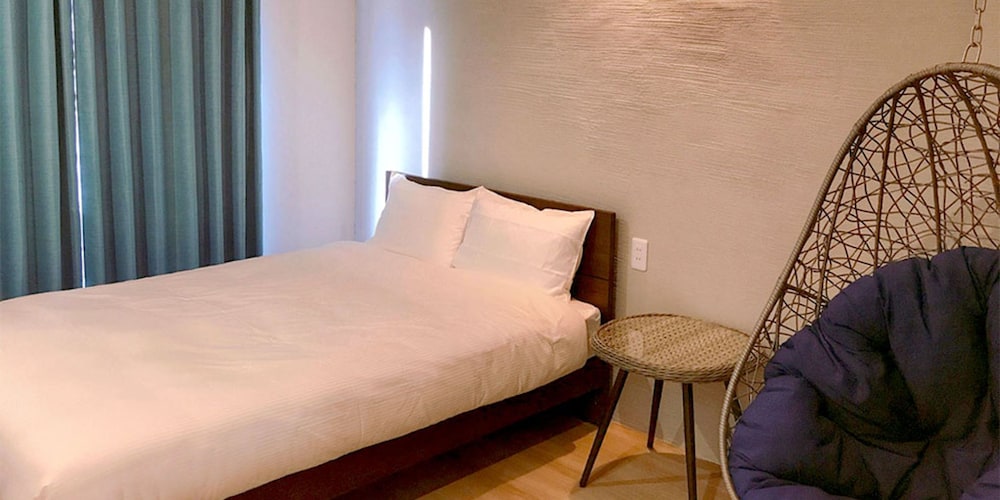 Room Biotop Yomitan