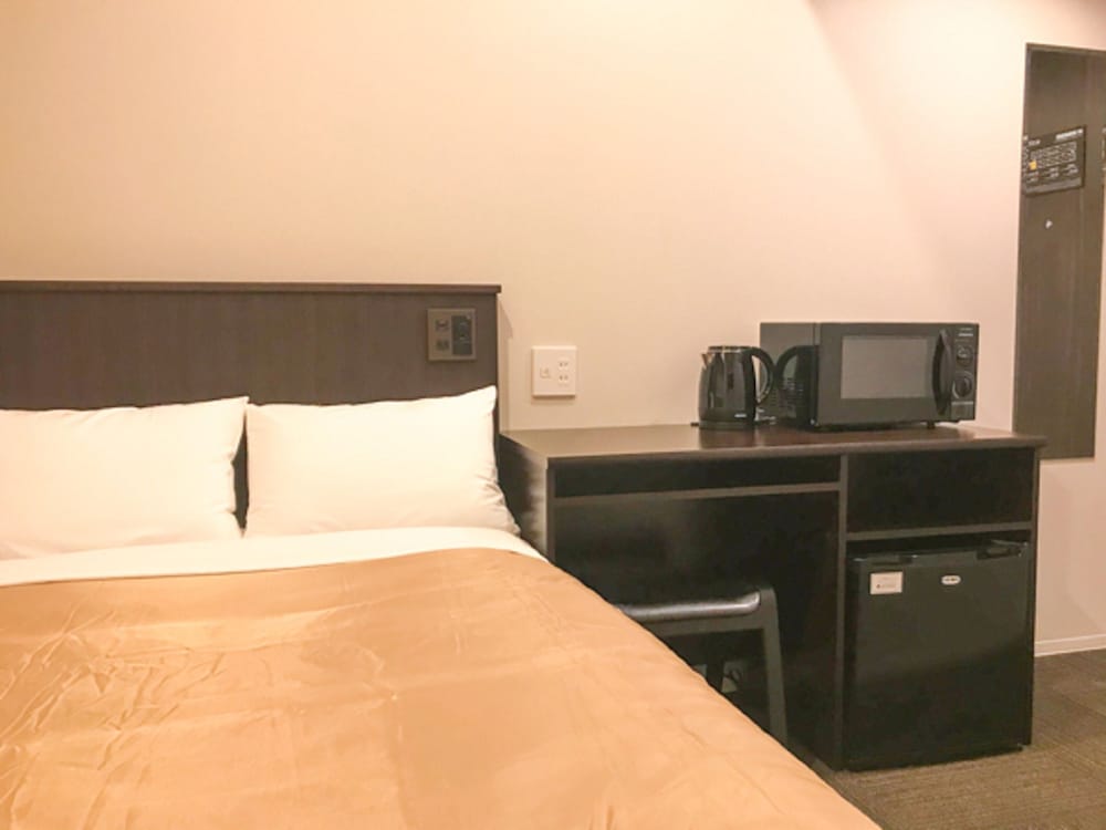 Hotel Livemax Shin Yokohama