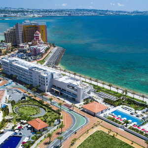 Hotel Doubletree By Hilton Okinawa Chatan Resort cazare Mihara