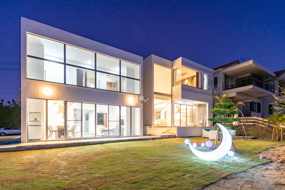 Hotel Luxury Hillside Villa With Sea Views