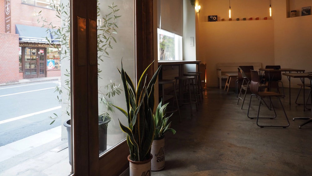 Almond Hostel & Cafe Shibuya