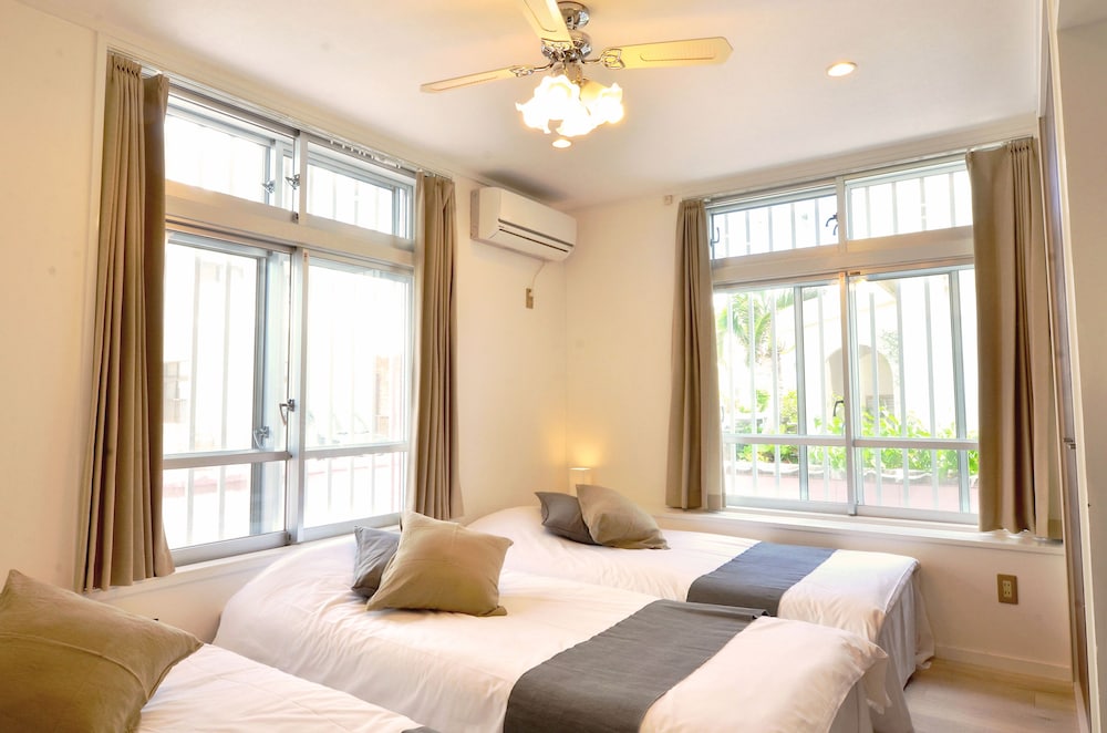 Hotel Purple House