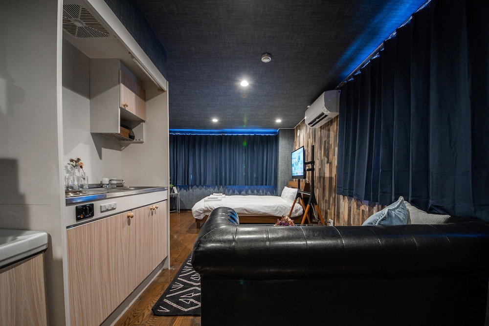 Silk Court 202
