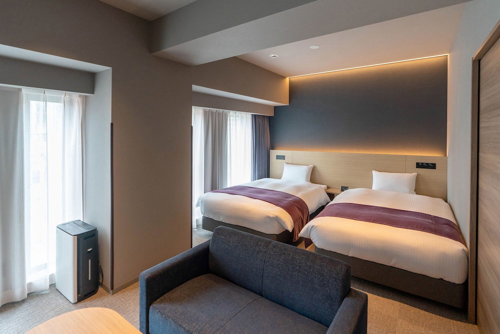 Hotel R9 Premium Ichikawaekimae