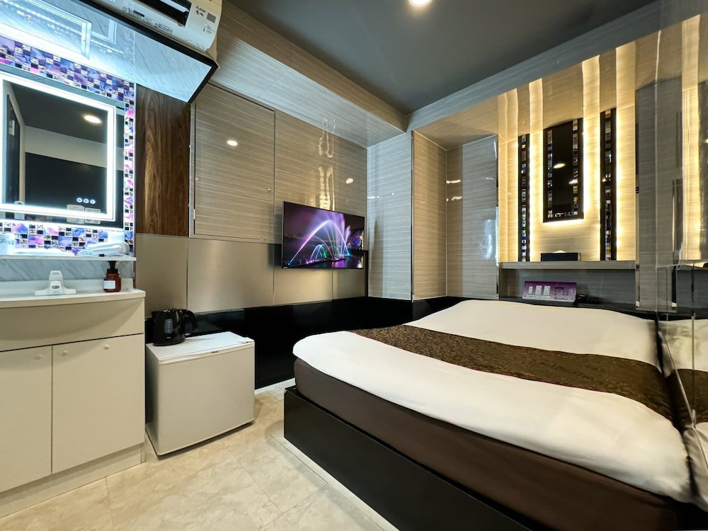 Hotel Amethyst