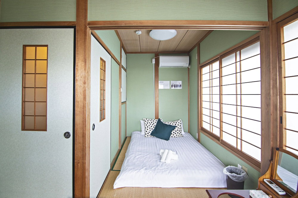 Otsuru Japanese-Style Up To 6 People