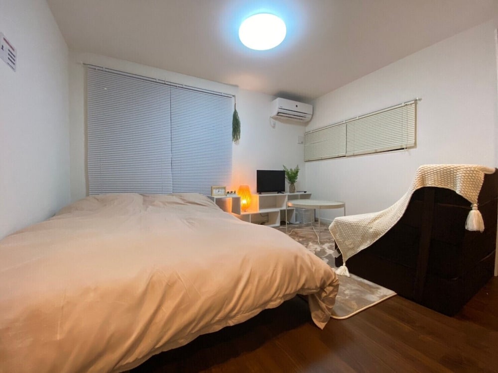 Base Hanegi Apartment