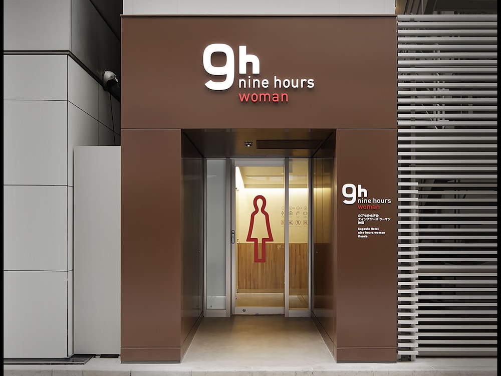 Hotel 9H Nine Hours Woman Kanda