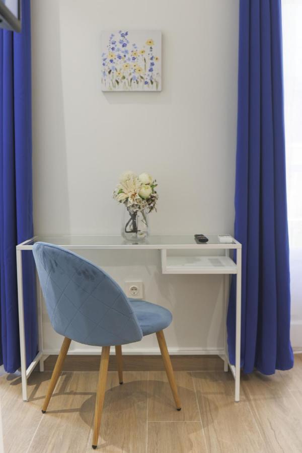 Dorinda Rooms