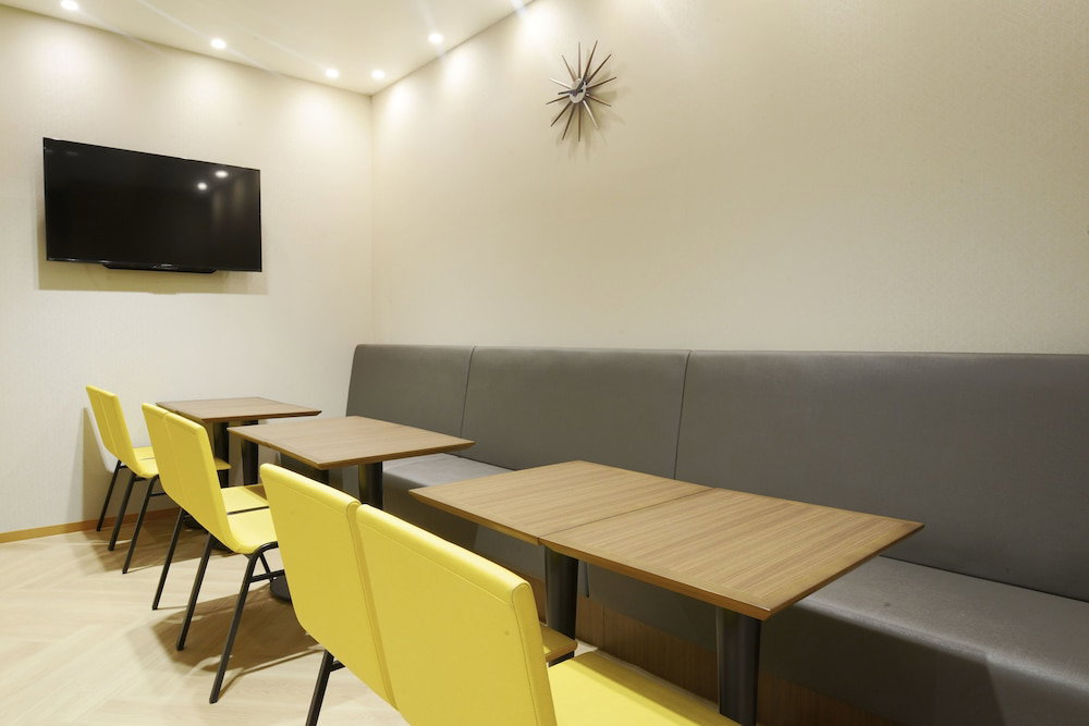 Red Roof Inn & Suites Osaka - Namba/Nippombashi